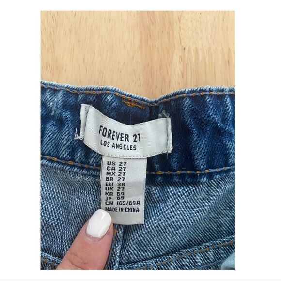 Forever 21 Shorts NOOP - Picture 2 of 3